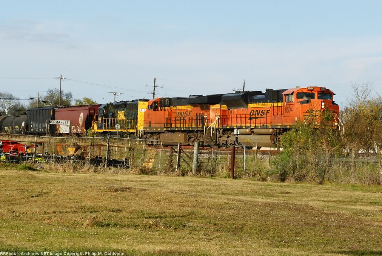 BNSF 8504, 8011, WAMX 4123